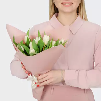 Букет 9 белых тюльпанов