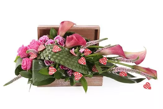 Букет Бесконечная любовь в кашпо