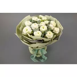 Букет из 15 ранункулюсов Ангельская трель