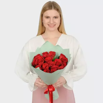 Букет из 19 роз Лето красное