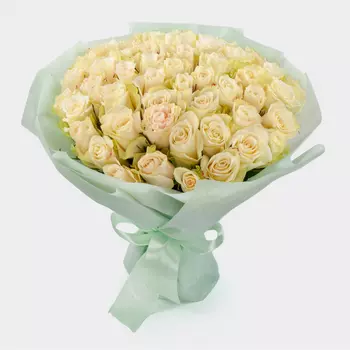 Букет из 51 розы Жемчужное ожерелье