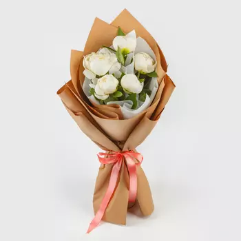 Букет из 5 пионов Улыбка ангела