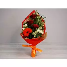 Букет из гербер и роз Увертюра