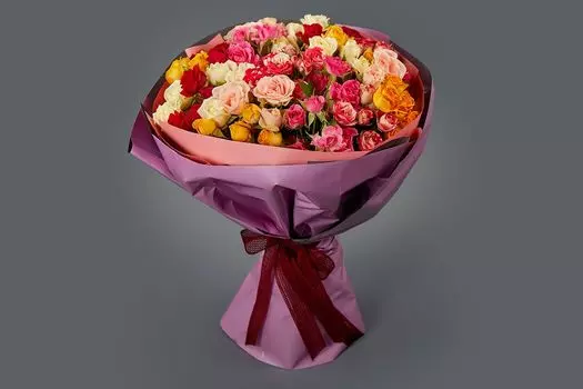 Букет из кустовых роз Громкие чувства