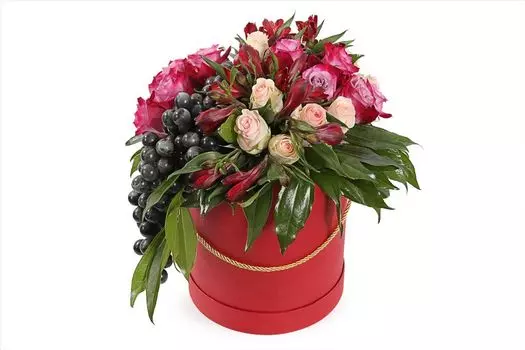 Букет Малиновое вино в шляпной коробке