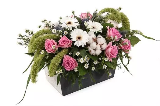 Букет Наперегонки с ветром в кашпо