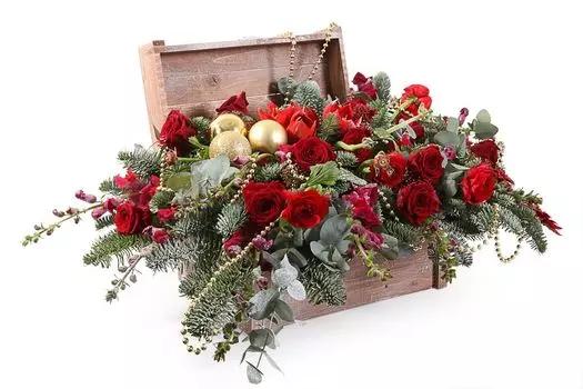 Букет Новогоднее сокровище в кашпо
