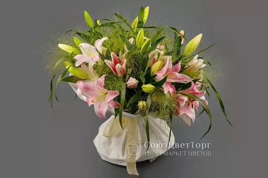 Букет с лилиями Беатриче