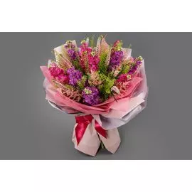 Букет с маттиолой Лесная фея