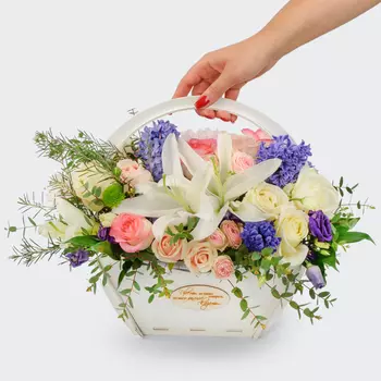 Букет в корзине Англичанка