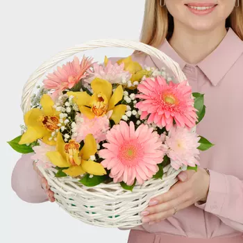 Букет в корзине Аромат Эдема