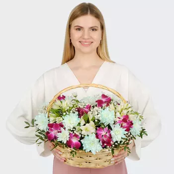 Букет в корзине Цвет нового дня