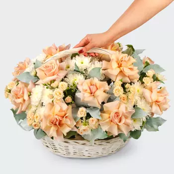 Букет в корзине Французские игры