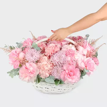 Букет в корзине Клубничный мусс