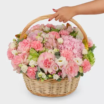 Букет в корзине Крылья любви