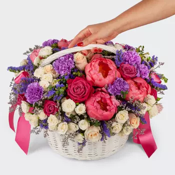 Букет в корзине По волнам любви