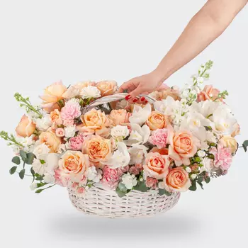 Букет в корзине Влюбленная Афродита