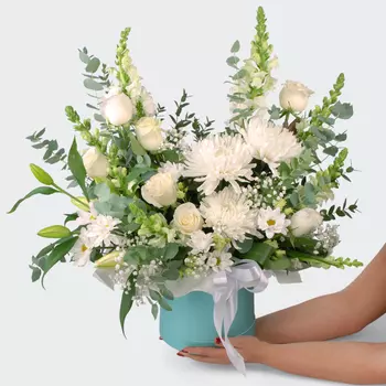 Букет в шляпной коробке Сердце хризантемы