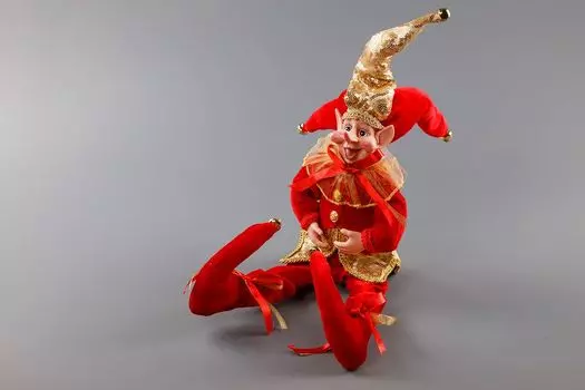 Мягкая игрушка «Сказочный шут» (в красном)