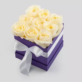 Розы в коробке Кремовый поцелуй