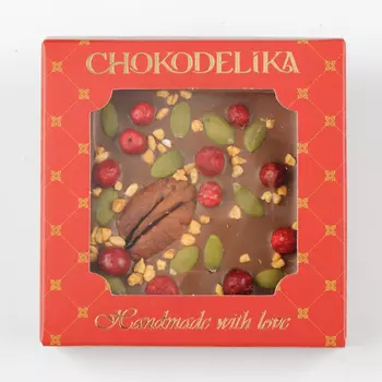 Шоколад молочный Пекан и брусника с украшением (35г)