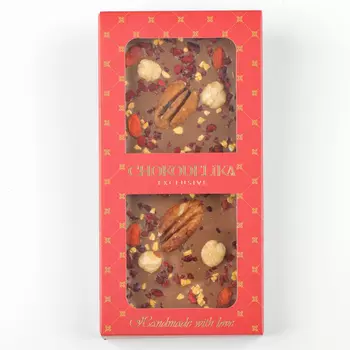 Шоколад молочный Пекан, вишня, фундук с украшением (100г)