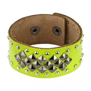 Браслет кожаный с квадратными клепками салатовый