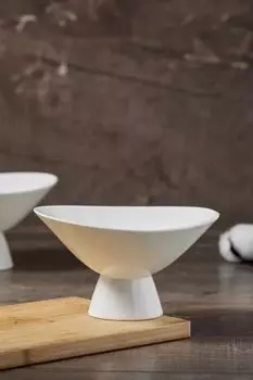 Блюдо фарфоровое на ножке Плиссе Dcor de Table