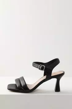 Босоножки кожаные на каблуке Ever be