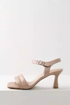 Босоножки кожаные на каблуке Ever be