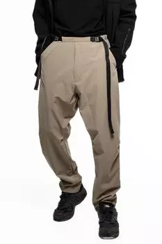 Брюки с карманами и ремнем MAYTRY