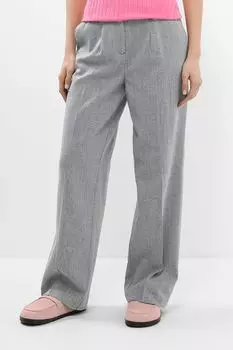 Брюки свободного кроя с защипами s.Oliver
