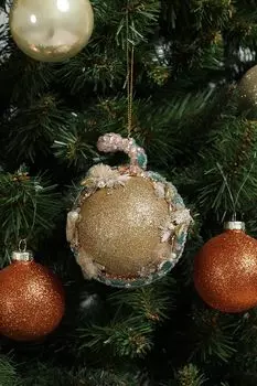 Елочная игрушка с декором GOODWILL