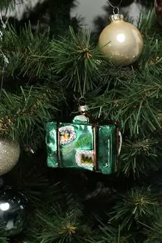 Елочная игрушка стеклянная Чемодан Holiday Classics