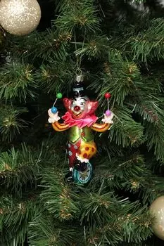 Елочная игрушка стеклянная Клоун-эквилибрист в ассортименте Holiday Classics
