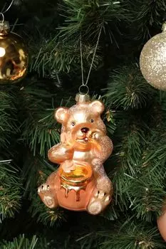 Елочная игрушка стеклянная Медвежонок с бочонком меда Holiday Classics