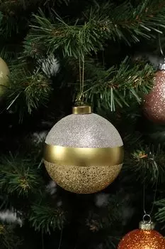 Елочный шар с декором COINCASA