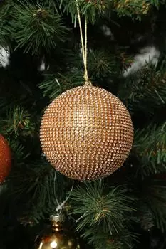 Елочный шар стеклянный с декором COINCASA