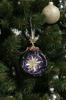 Елочный шар стеклянный в ассортименте COINCASA