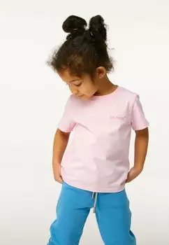 Футболка 1st.