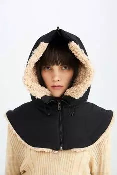 Капор с круглой манишкой Alyaska Novaya