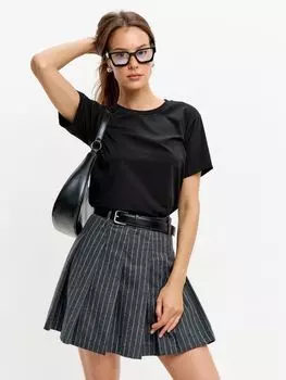 Классическая футболка полуприлегающего силуэта Trends Brands