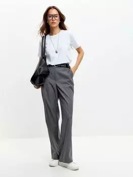 Классическая футболка полуприлегающего силуэта Trends Brands