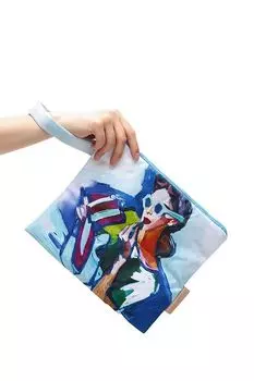 Косметичка с картиной крымского художника Рената Ромазанова "Девушка красит губы" ARTOGRAPH