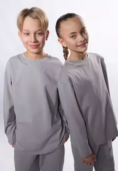 Лонгслив 1st.