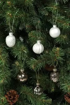 Набор из 15 стеклянных елочных шаров COINCASA