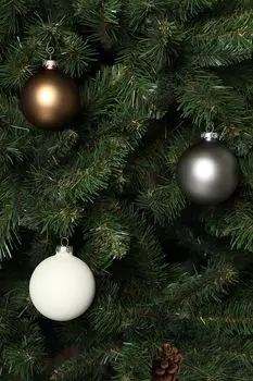 Набор из 16 стеклянных елочных шаров Triumph Nord