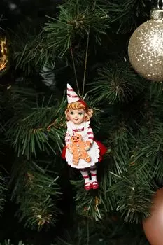 Новогоднее украшение Девочка с пряником Holiday Classics