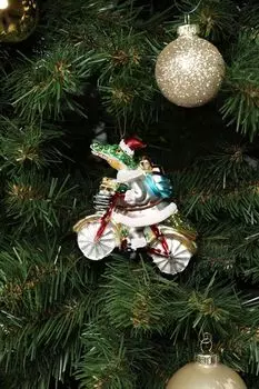 Новогоднее украшение Крокодил с подарками Holiday Classics