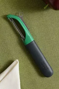 Овощечистка с вертикальным гладким лезвием Joseph Joseph